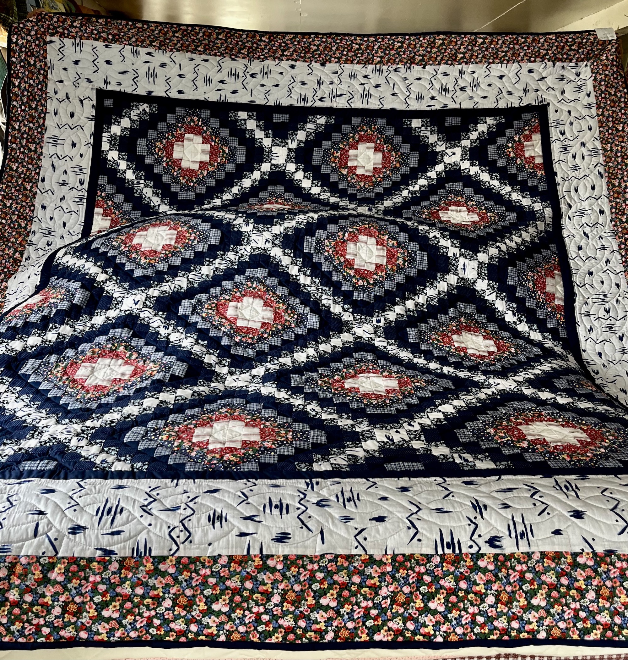 Hand quilted Magic Carpet Amish Patchwork Quilt
