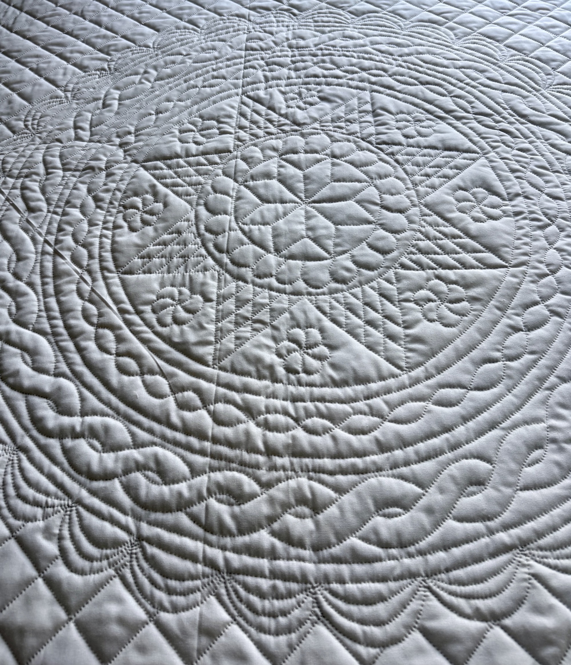 Queen Anne Star Amish quilts for sale