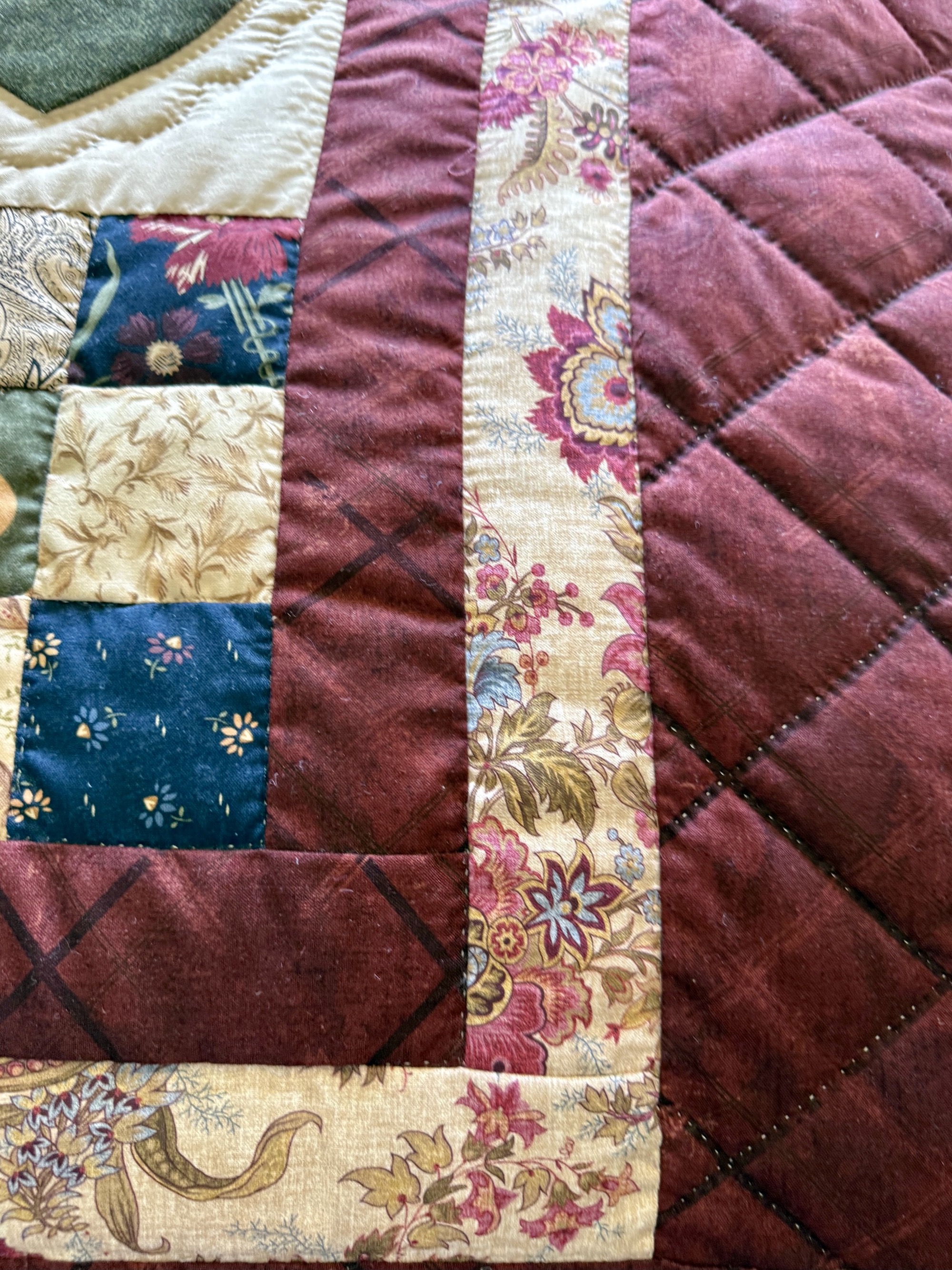 Amish quilt for sale 9 Patch with Hearts