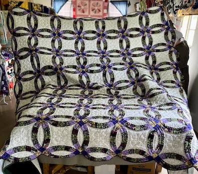 Double Wedding Ring Amish Quilt for sale