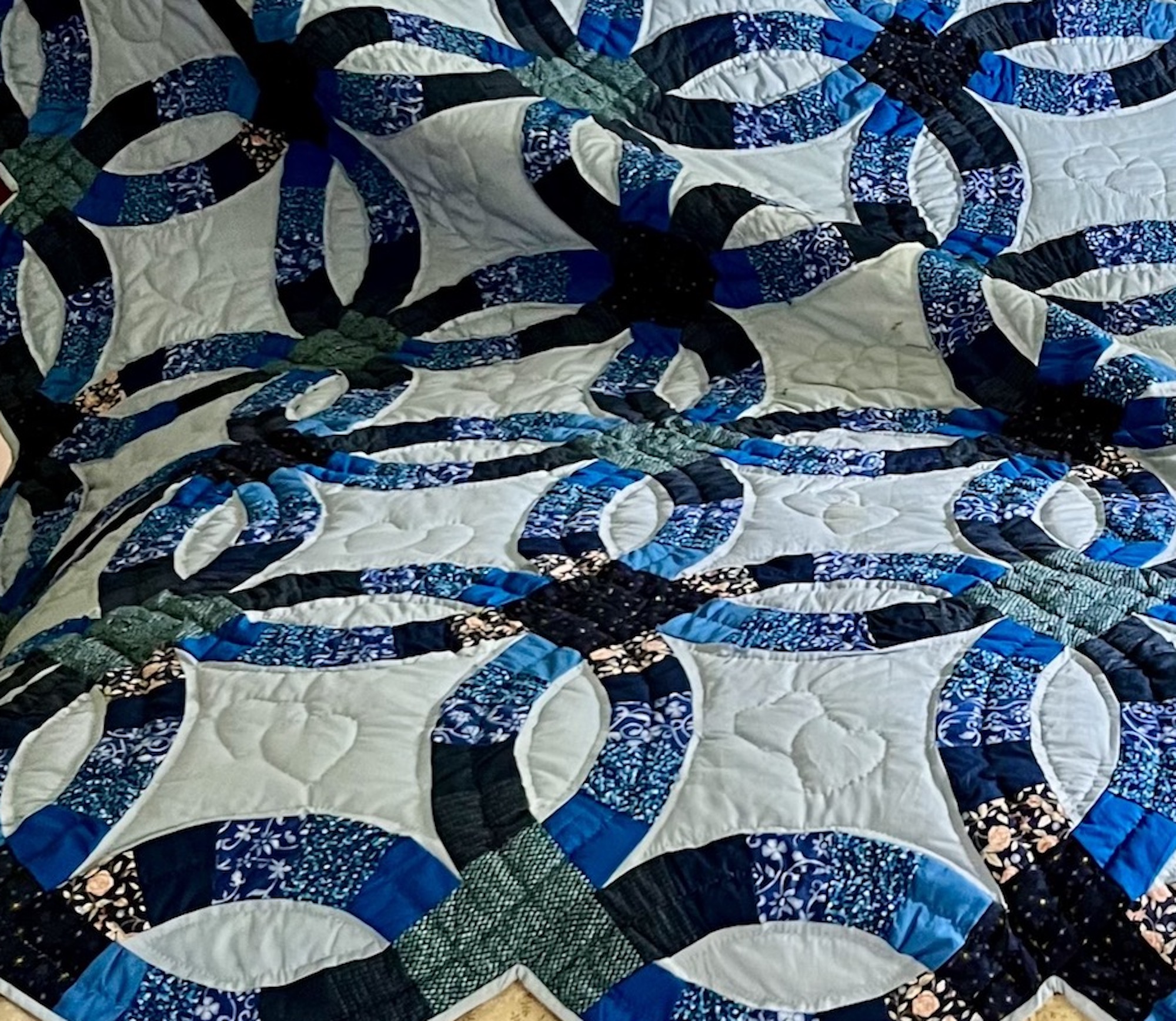 Handmade Double Wedding Ring Amish Quilt for sale
