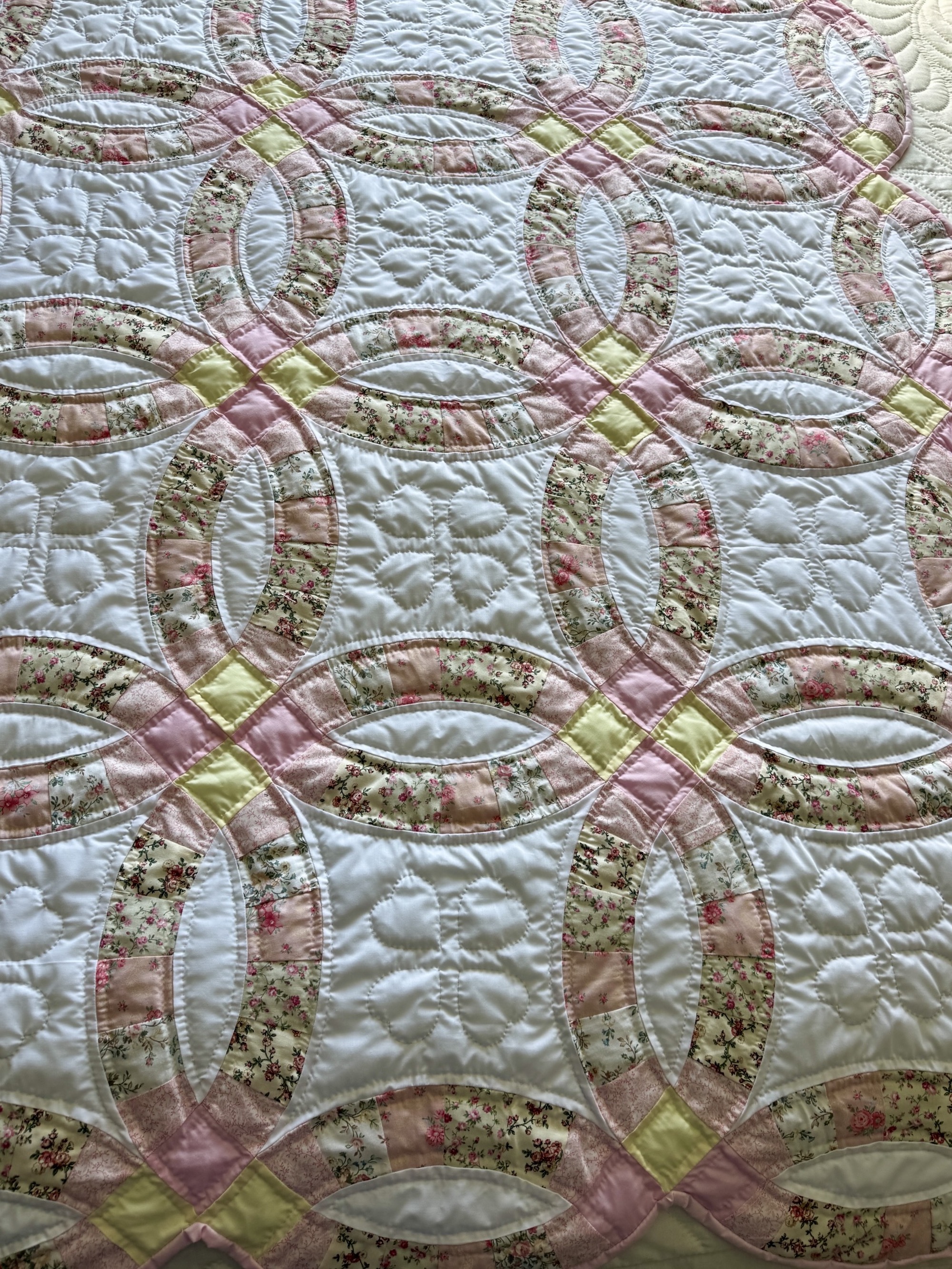 Double Wedding Ring Amish crib quilt for sale