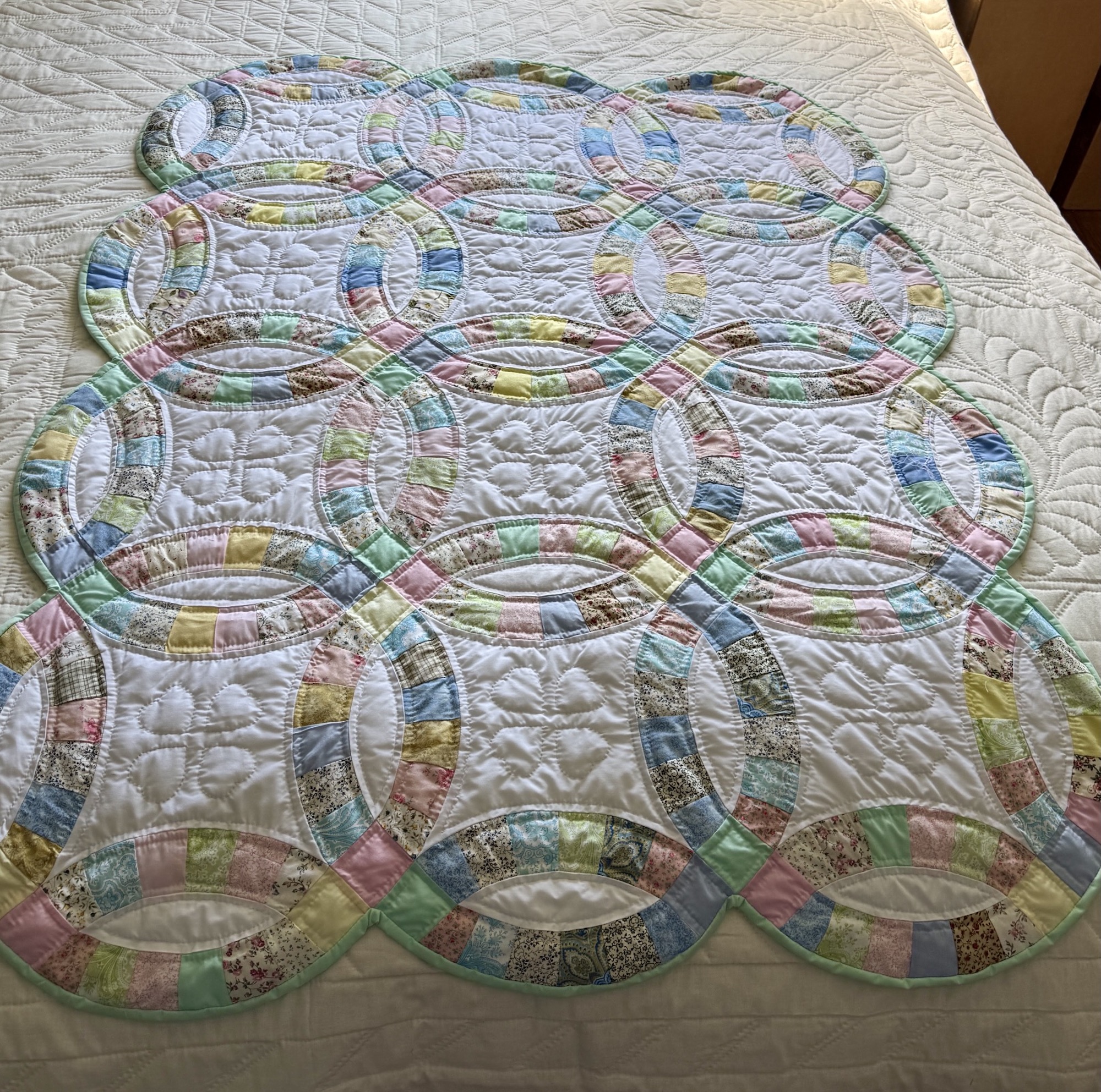 Double Wedding Ring Amish baby quilt for sale