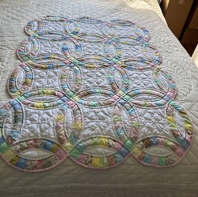 Double Wedding Ring Amish crib quilt for sale