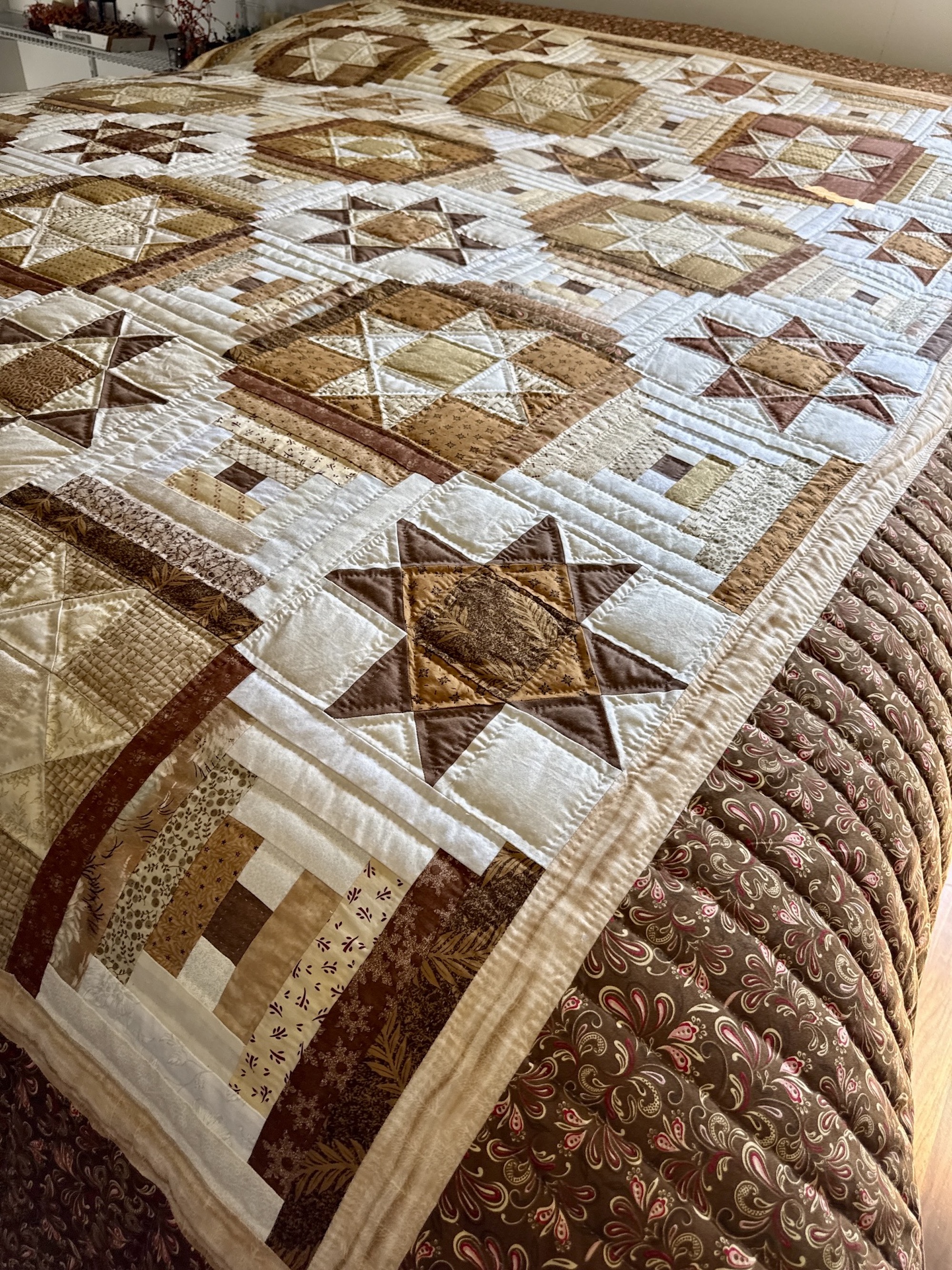 Log Cabin Star Amish quilts for sale
