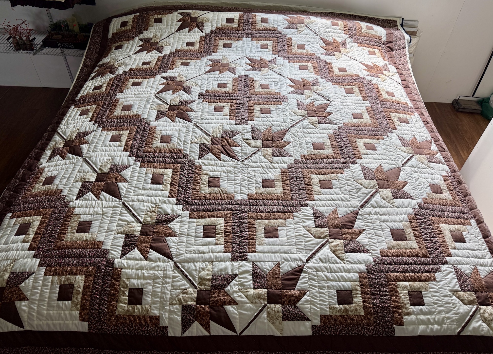 New Log Cabin Maple Leaf Amish Quilt