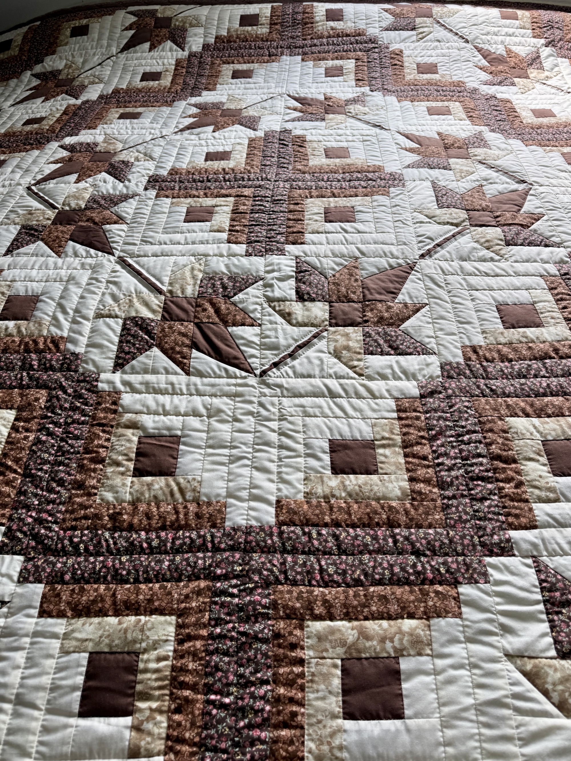 Log Cabin Maple Leaf Amish Quilts