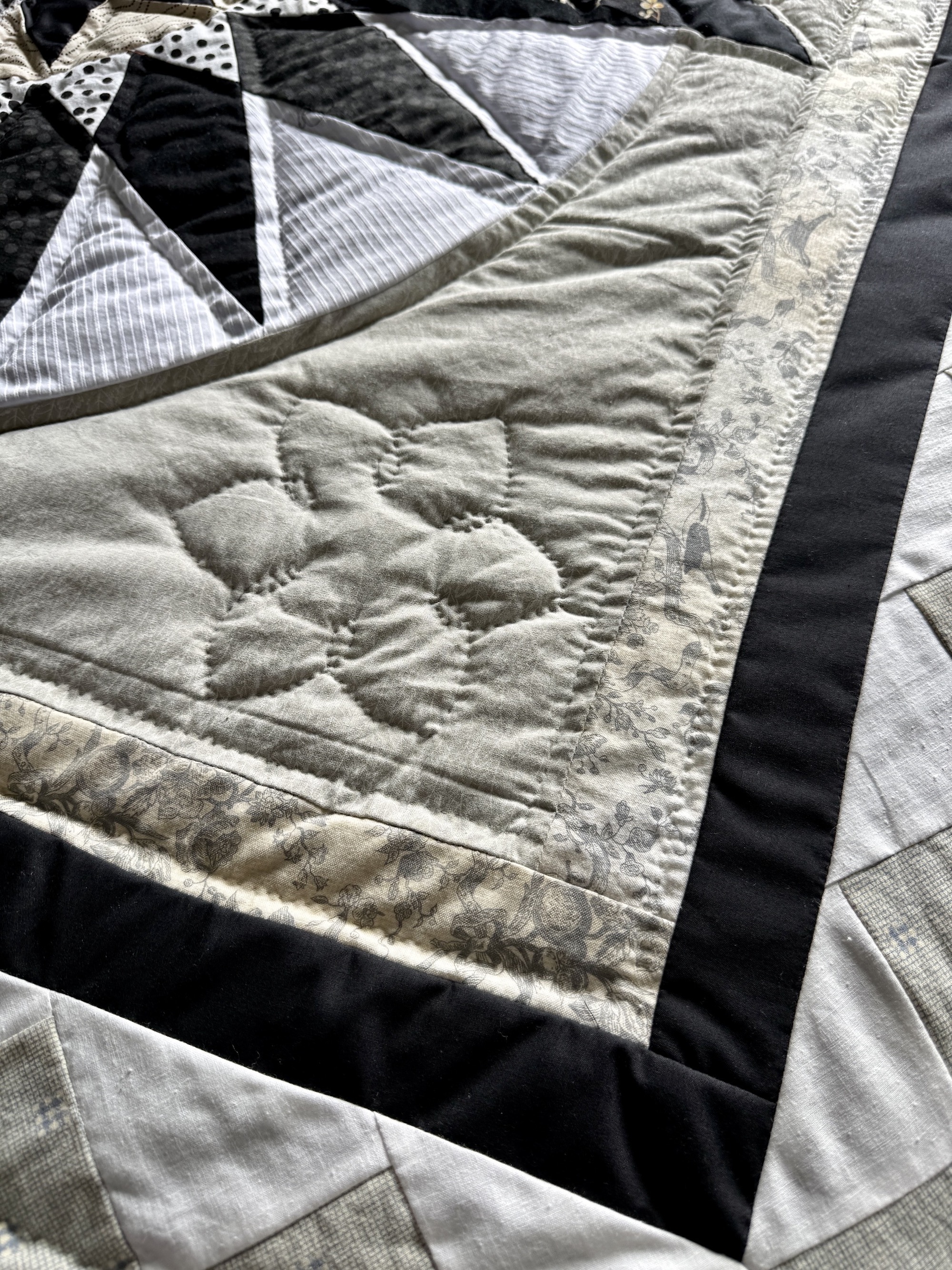 Compass Star Amish quilt for sale