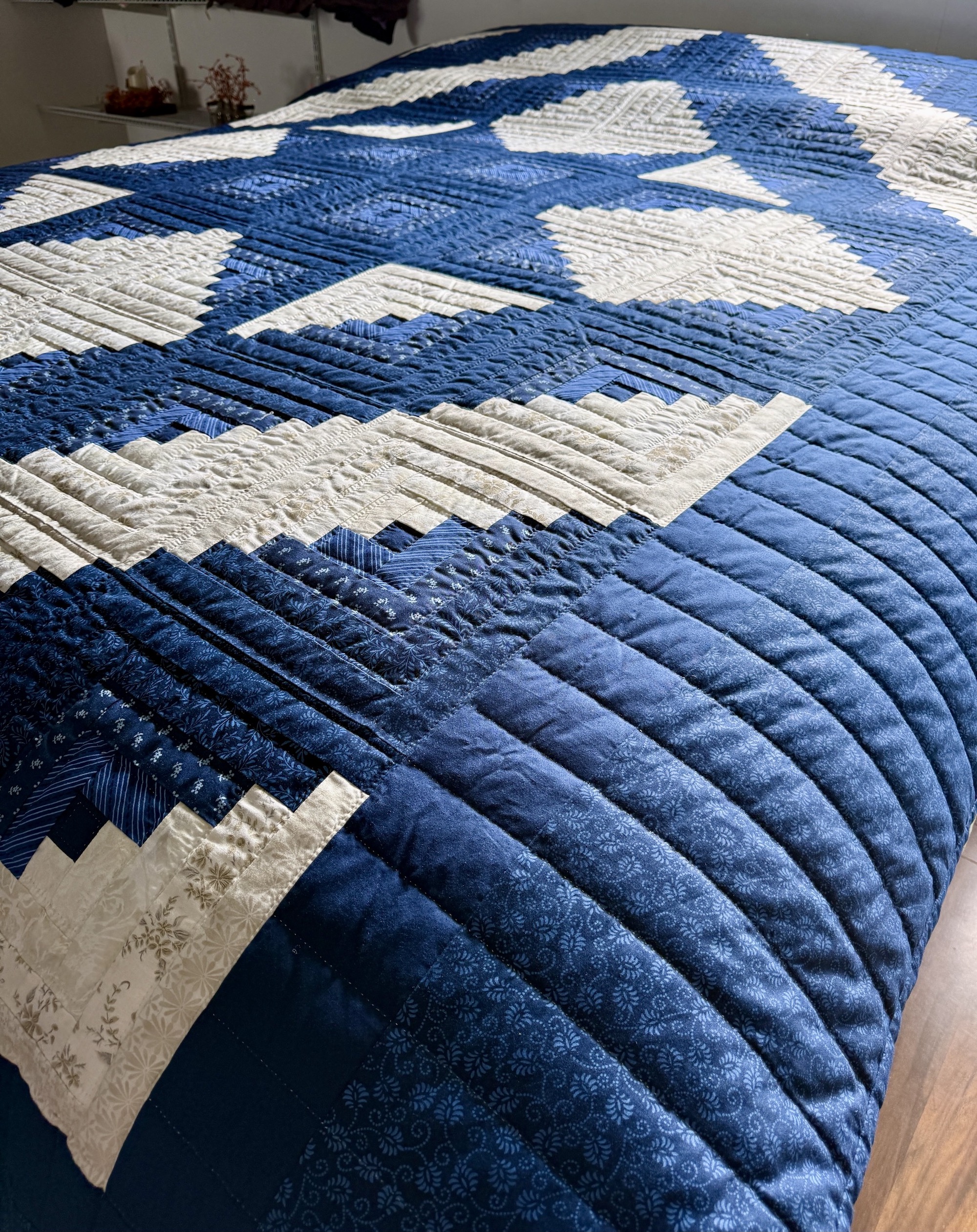 Star Log Cabin Amish quilt pattern