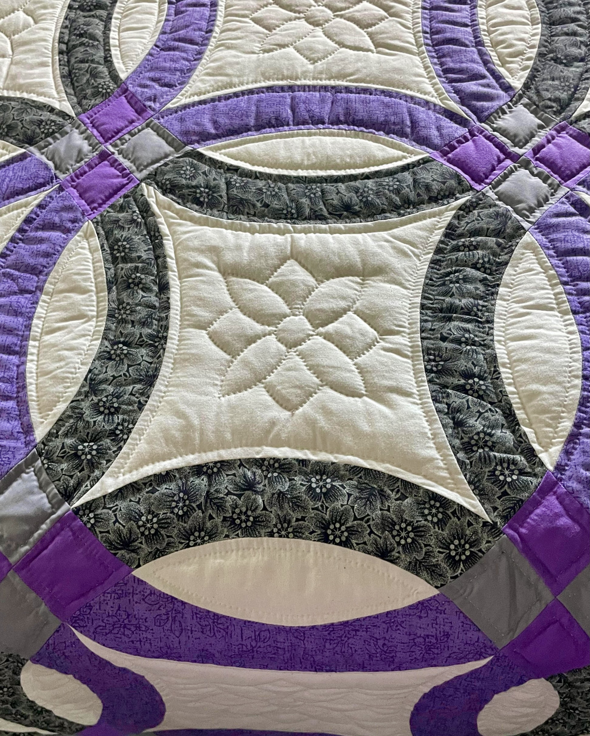 Double Wedding Ring Amish quilts for sale
