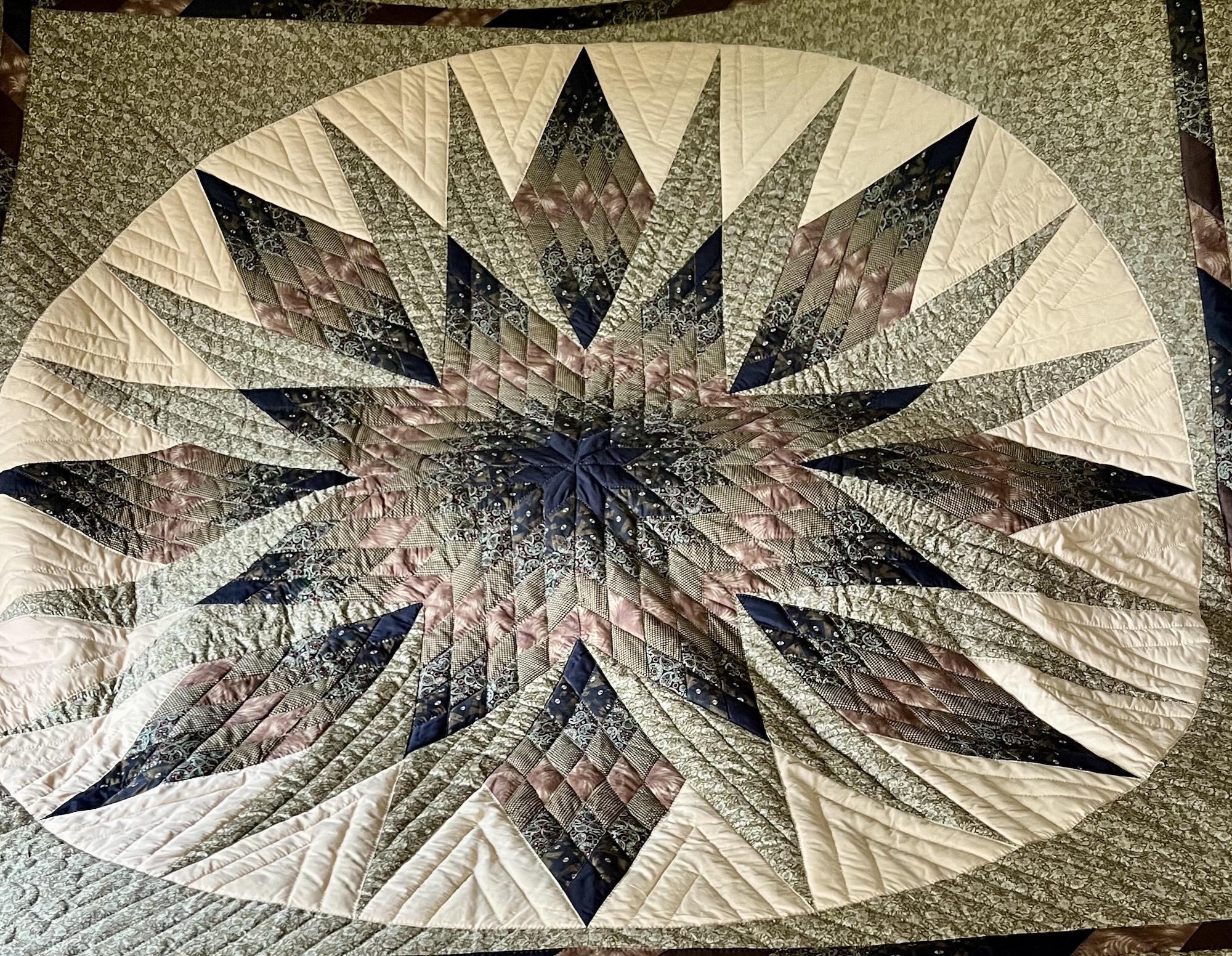 Royal Star of Idaho Amish quilt pattern