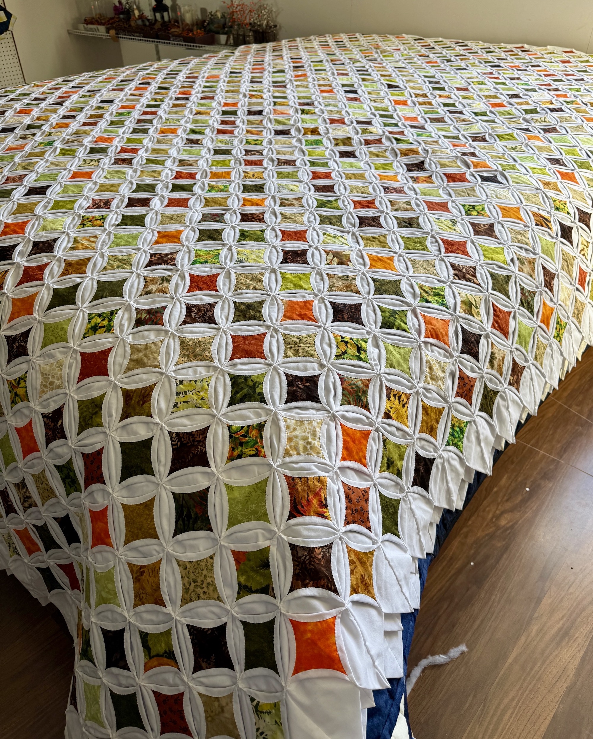 Cathedral Windows Amish quilt pattern