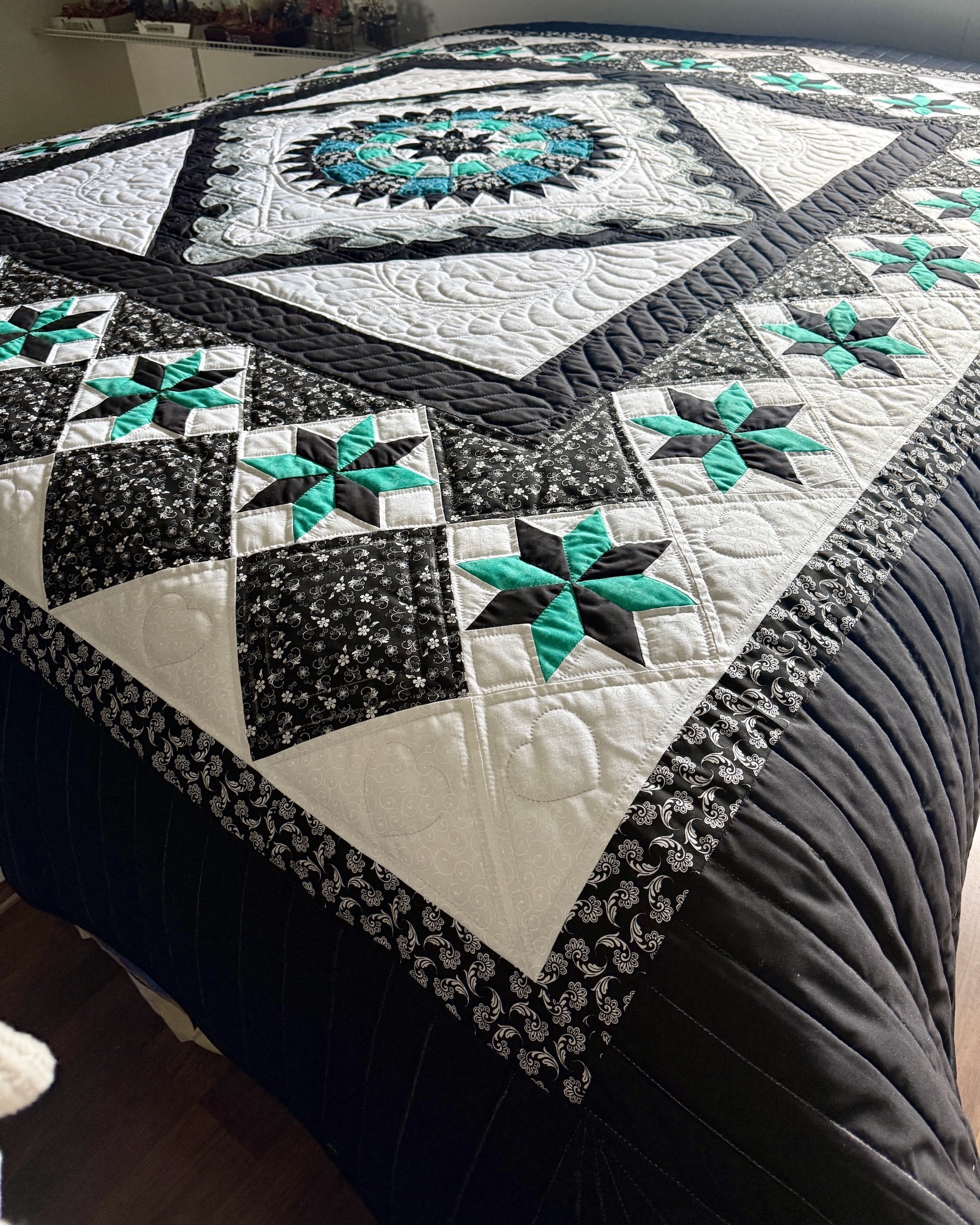 Stars Over the Georgetown Path Amish quilt pattern