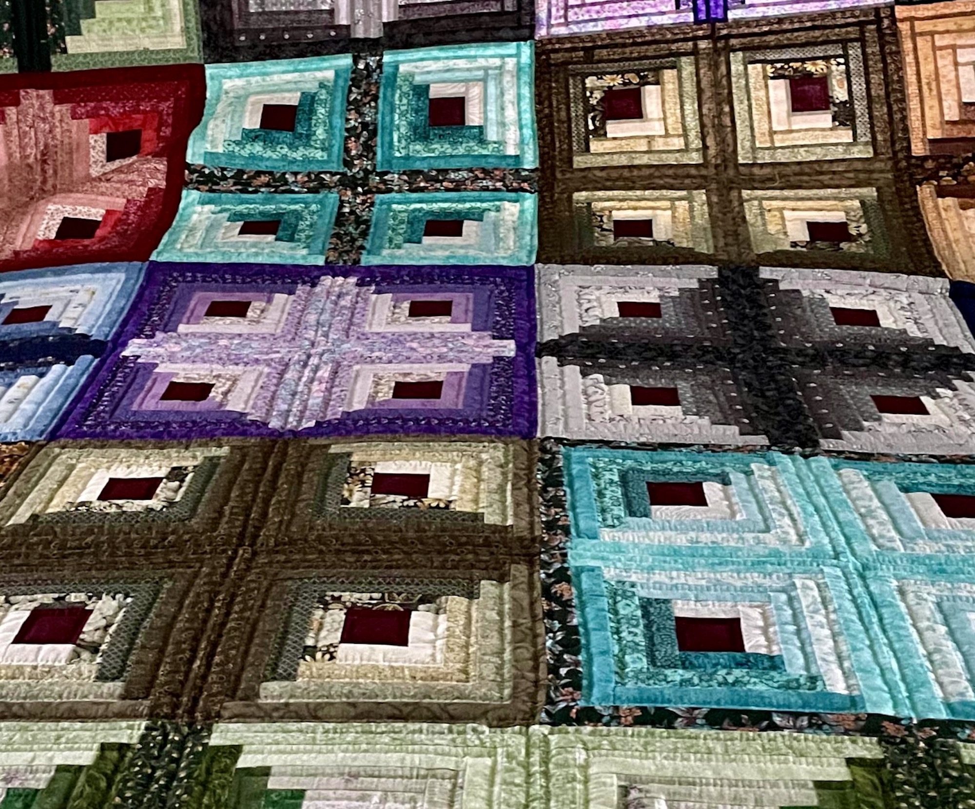 Log Cabin Barn Raising Amish quilt pattern
