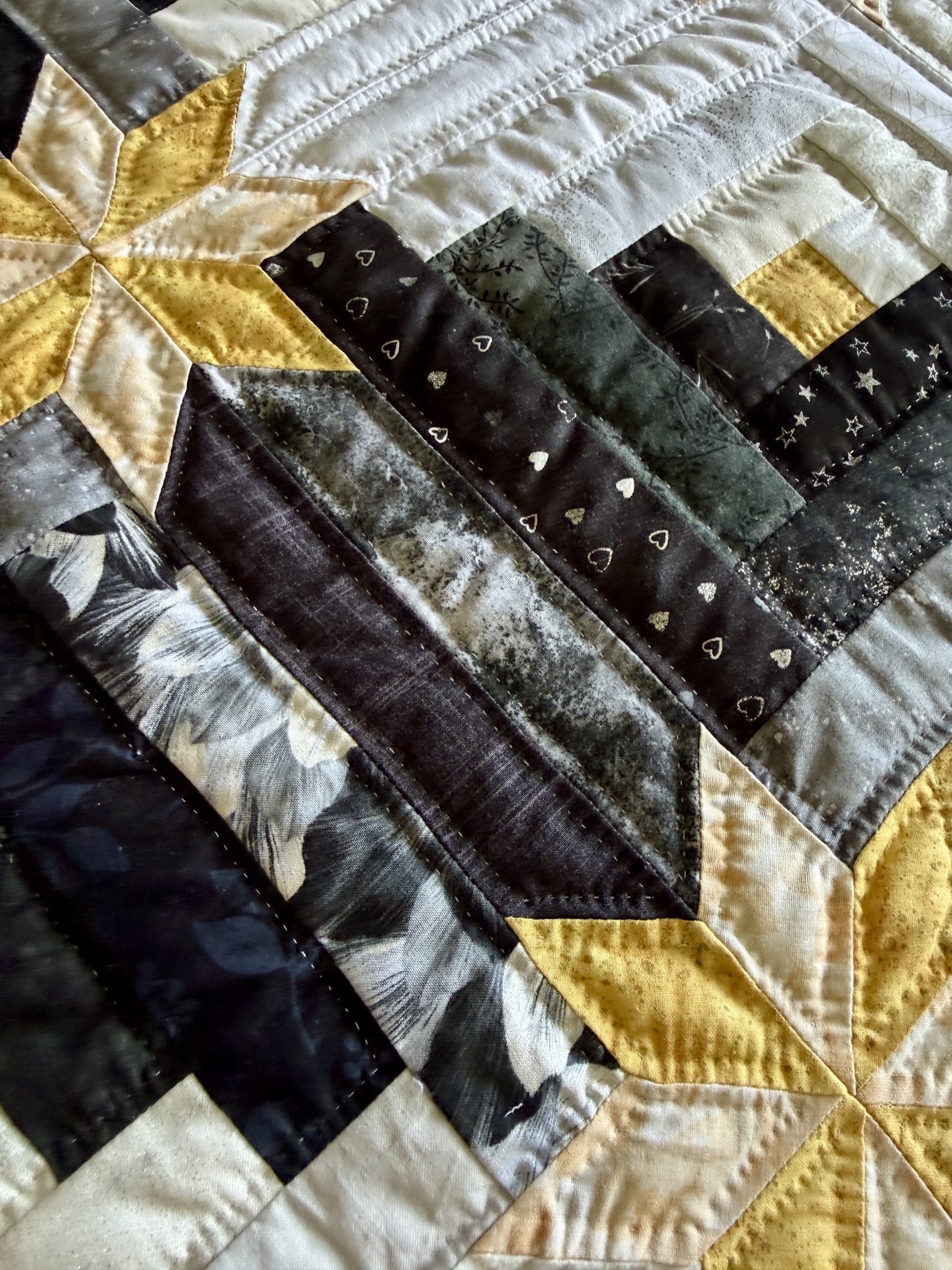 Log Cabin Star Amish quilts for sale